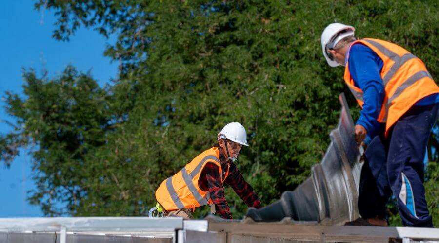 Professional residential roofers in Oxford, MI